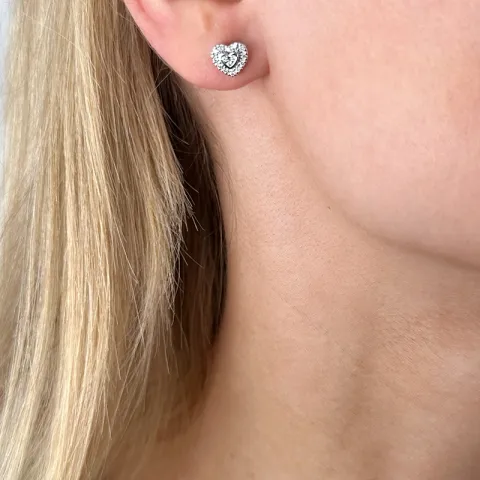 hjerte diamant ørestikker i 14 karat hvitt gull med diamant