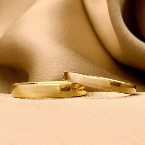 4 og 3 mm gifteringer i 9 karat gull - par