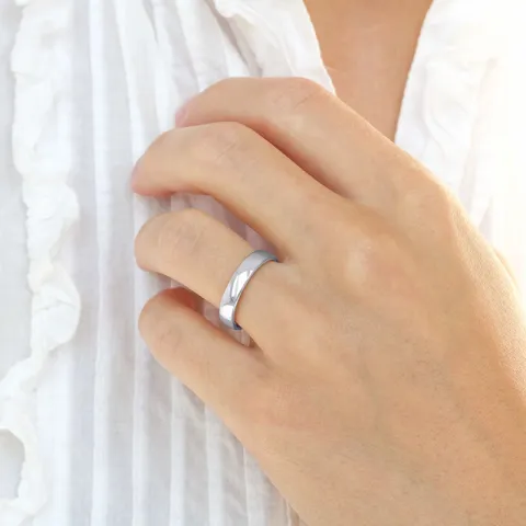 blank 4 mm giftering i 9 karat hvitt gull