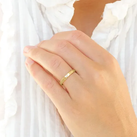 5 og 3 mm gifteringer i 9 karat gull 0,02 ct - par