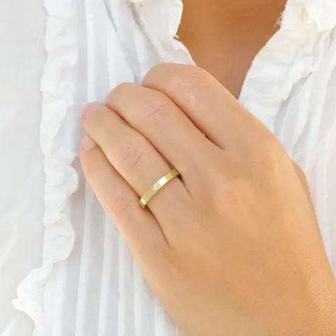 5 og 3 mm diamant gifteringer i 14 karat gull - par
