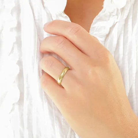 4 mm gifteringer i 9 karat gull 0,03 ct - par