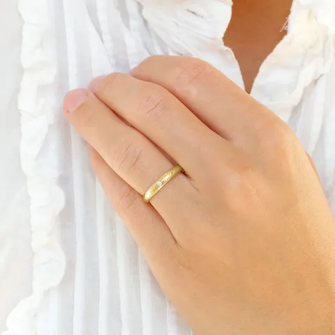 6 og 3 mm gifteringer i 14 karat gull 0,02 ct - par