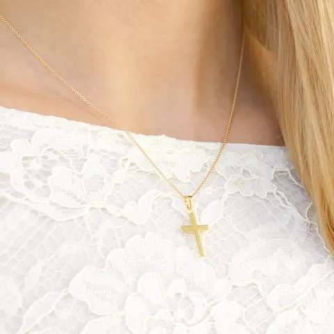 kors halskjede i forgylt sølv med anheng i 8 karat - Amoré