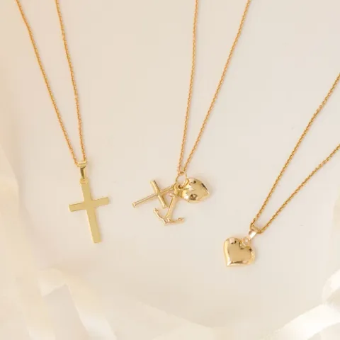 kors halskjede i forgylt sølv med anheng i 8 karat - Amoré