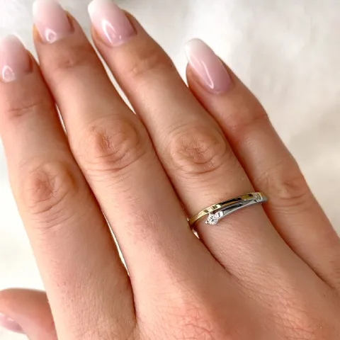 diamant ring i 9 karat gull og hvitt gull 0,07 ct