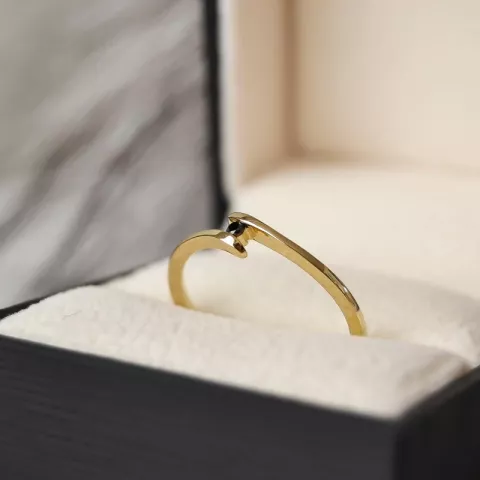 svart diamant ring i 9 karat gull 0,02 ct