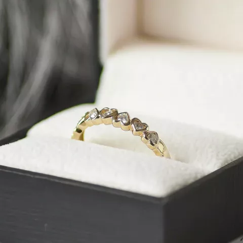 Hjerte diamant ring i 9 karat gull 0,27 ct