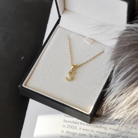 Bokstav s diamant anheng i 9 karat gull 0,05 ct