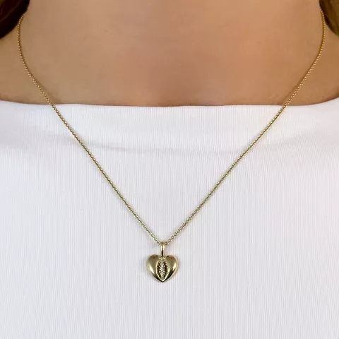 Hjerte diamant anheng i 9 karat gull 0,04 ct