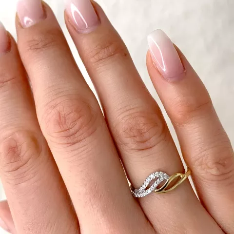 Elegant diamant ring i 9 karat gull og hvitt gull 0,13 ct