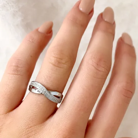 Elegant hvit zirkon ring i sølv