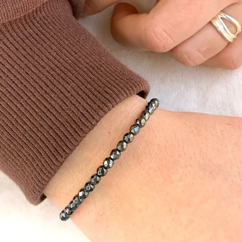 Grå hematite armbånd i silke snor 17 cm plus 3 cm x 3,7 mm