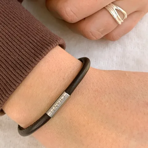 Flat brun lær armbånd i stål  x 6 mm