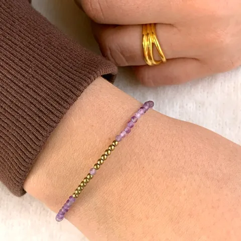 Lilla armbånd med ametyst og hematite.