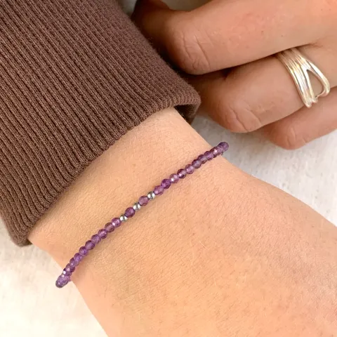 Elegant armbånd med ametyst og hematite.