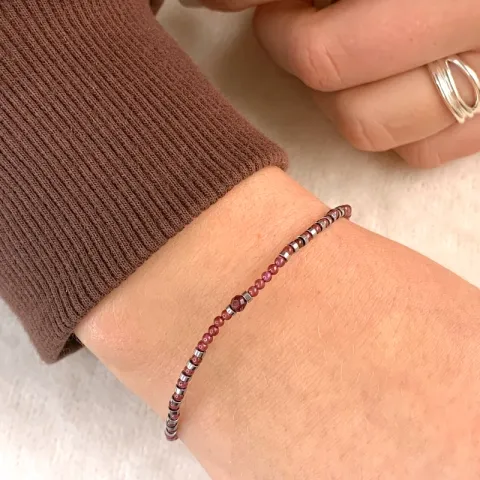 armbånd med granat og hematite.