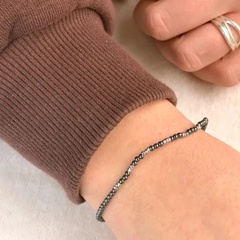 Stein armbånd med hematite og hematite.