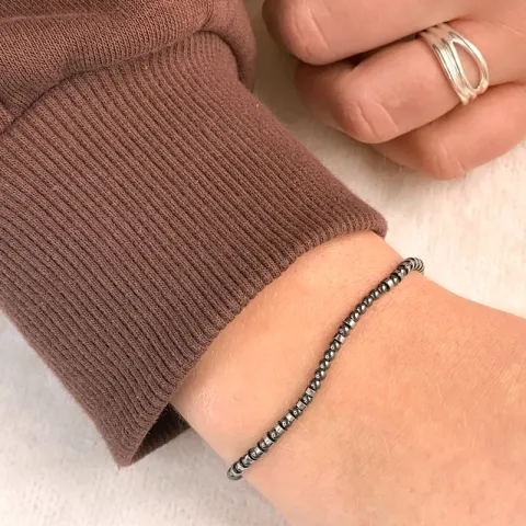 armbånd med hematite og hematite.