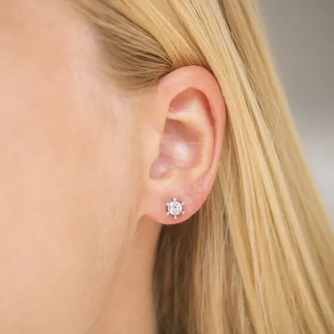 2 x 0,30 ct lab grown diamant solitaireørepynt i 14 karat hvitt gull med lab grown diamant 