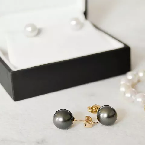 8,5-9 mm a-graded tahiti perle ørestikker i 14 karat gull