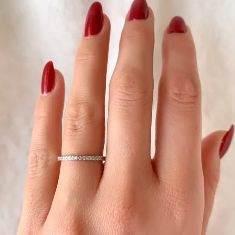 diamant alliansering i 14 karat hvitt gull 0,15 ct