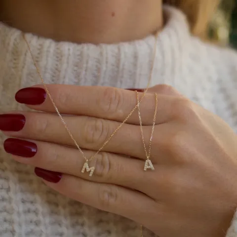 bokstav m zirkon halskjede med anheng i 8 karat - My Letter