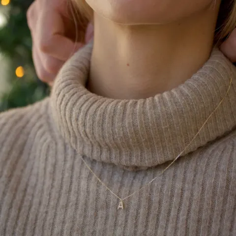 bokstav a zirkon halskjede med anheng i 8 karat - My Letter