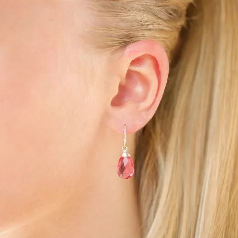 øredobber i 9 karat gull med rosa krystall