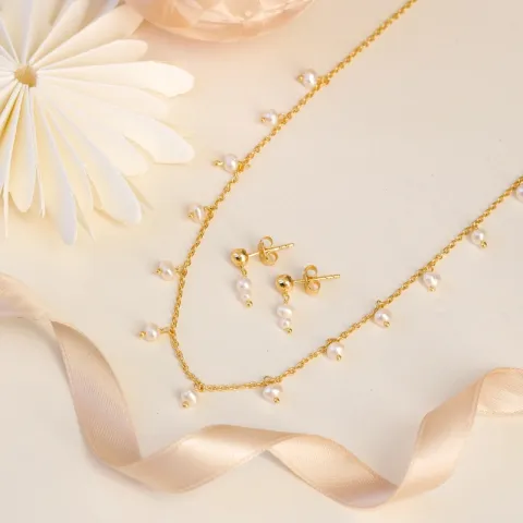 hvit perle øredobber i forgylt sølv