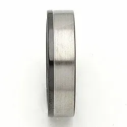 Giftering i svart stål og stål