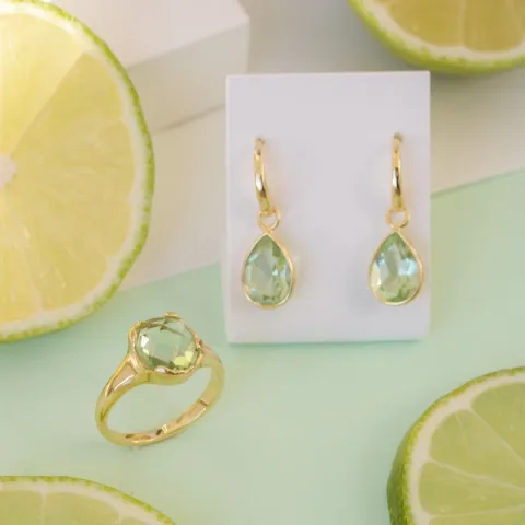 dråpe lysegrønn krystall øredobber i forgylt messing - Loom Stones