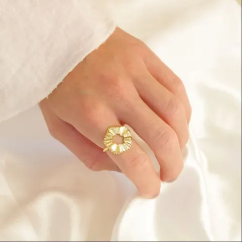 blomst ring i forgylt messing - Eliné