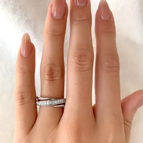 zirkon ring i rodinert sølv
