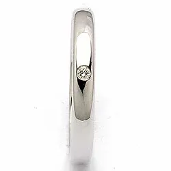 Smal oval giftering i 14 karat hvitt gull 0,025 ct