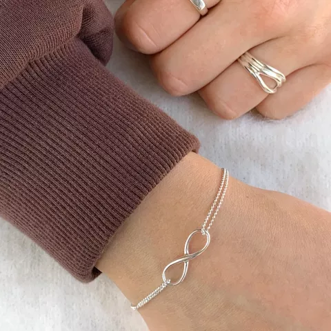 infinity armbånd i sølv