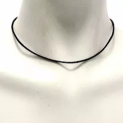 Halskjede i svart lær med forgylt stållås  x 2,0 mm
