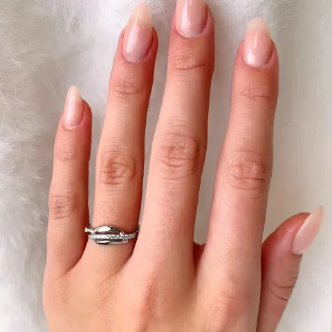 Elegant hvit zirkon ring i sølv