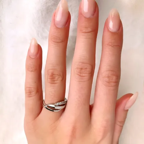 Elegant hvit zirkon ring i sølv