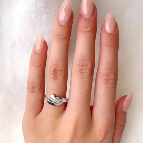 Glatt hvit zirkon ring i sølv