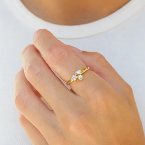 hvit zirkon ring i forgylt sølv