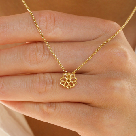 Fødselsblomst juli ridderspore anheng i forgylt sølv