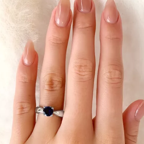 blå safir ring i sølv