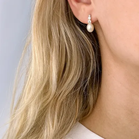 perle øredobber i sølv