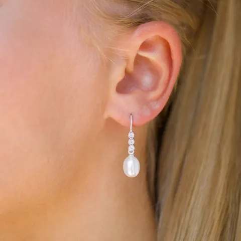 lange perle øredobber i sølv