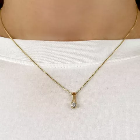 diamant solitaireanheng i 14 karat gull 0,20 ct