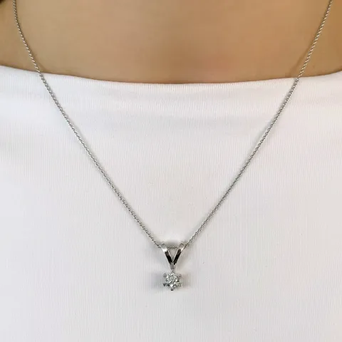 0,40 ct lab grown diamant solitaireanheng i 14 karat hvitt gull 0,40 ct