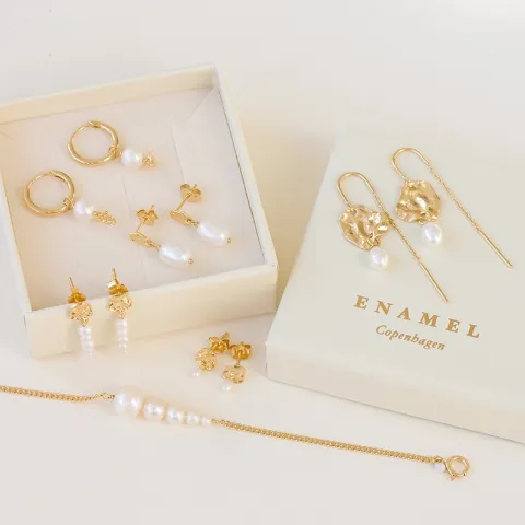 Enamel Kai Pearl perle kjedeøreringer i forgylt sølv