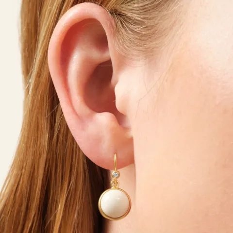 Julie Sandlau Prime Ivory øredobber i forgylt sølv hvit krystall