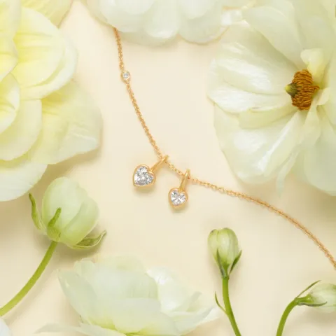 Julie Sandlau Amorina hjerte anheng i forgylt sølv hvit zirkon